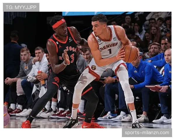 托拜厄斯·哈里斯无球掩护制造突破机会，提升球队关键时刻得分效率